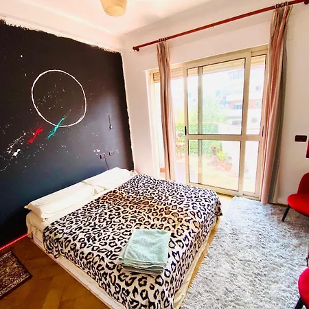 Maison D'artiste Hostel