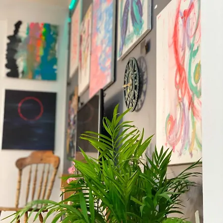 Hostel Maison D'artiste Τίρανα