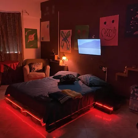 Maison D'artiste אכסניה