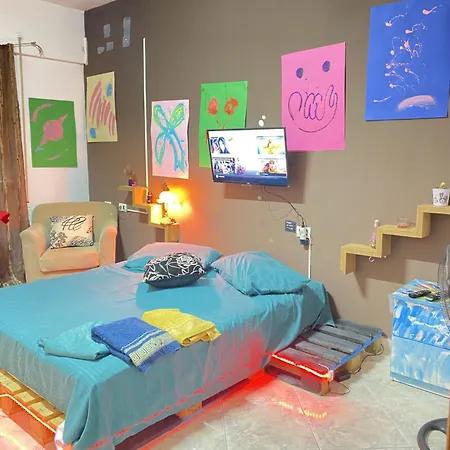 אכסניה Maison D'artiste