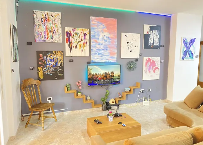 אכסניה Maison D'artiste *
