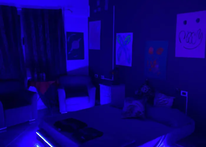 אכסניה Maison D'artiste *