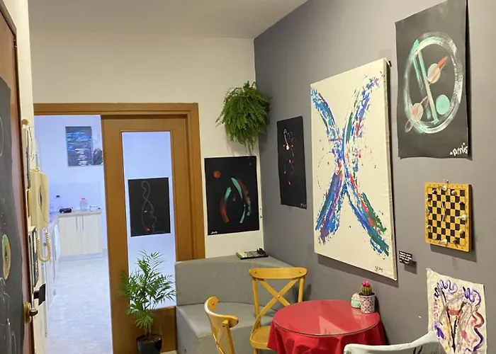 Maison D'artiste אכסניה