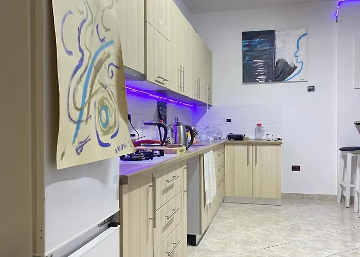 Maison D'artiste אכסניה *