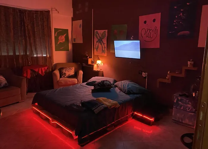 Maison D'artiste Hostel